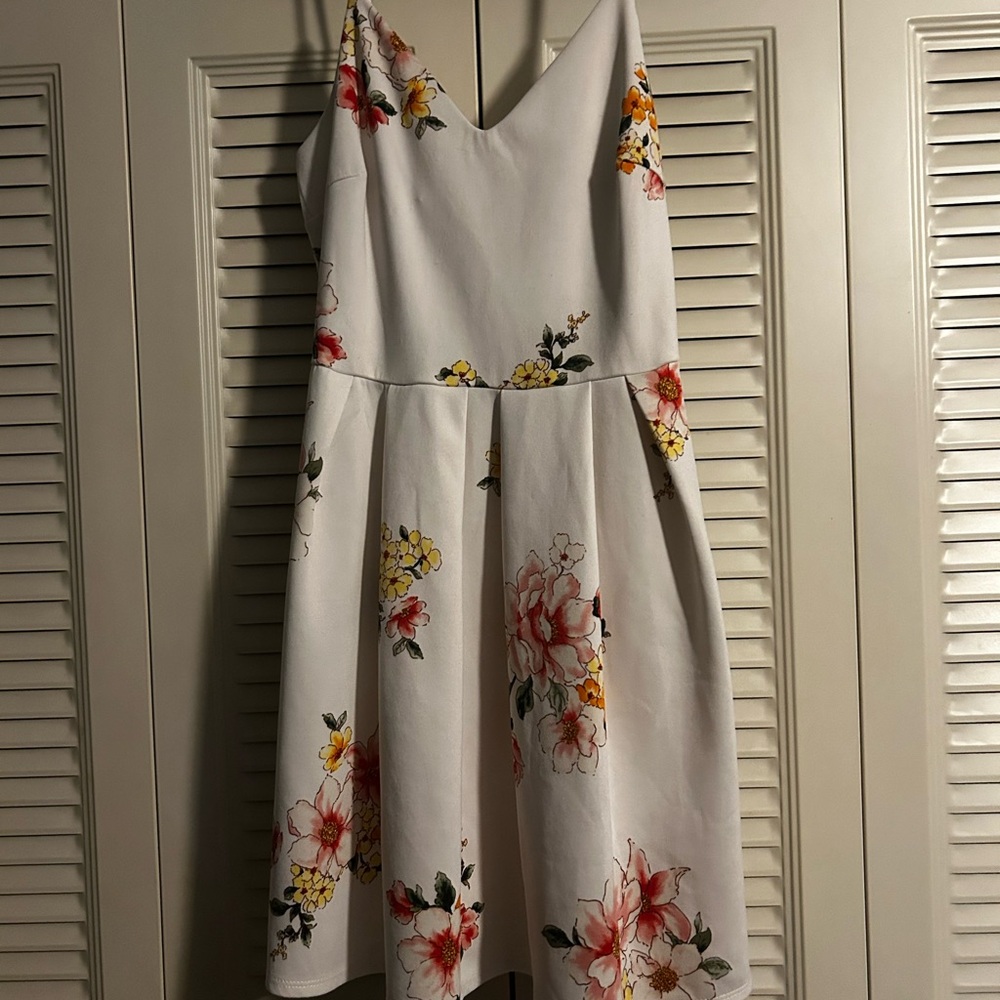 Soprano White Garment with Orange Detail